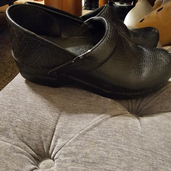 Clogs - Picture 2 of 4